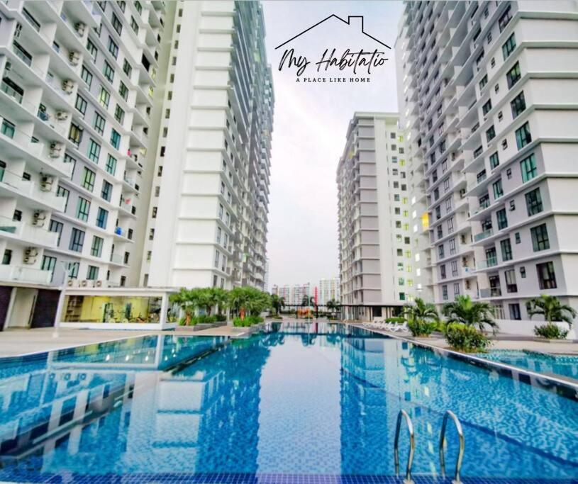 Platino 13 Pax, Mins Away From Paradigm & Legoland Apartment *