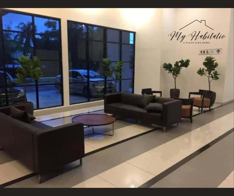Platino 13 Pax, Mins Away From Paradigm & Legoland Apartment *