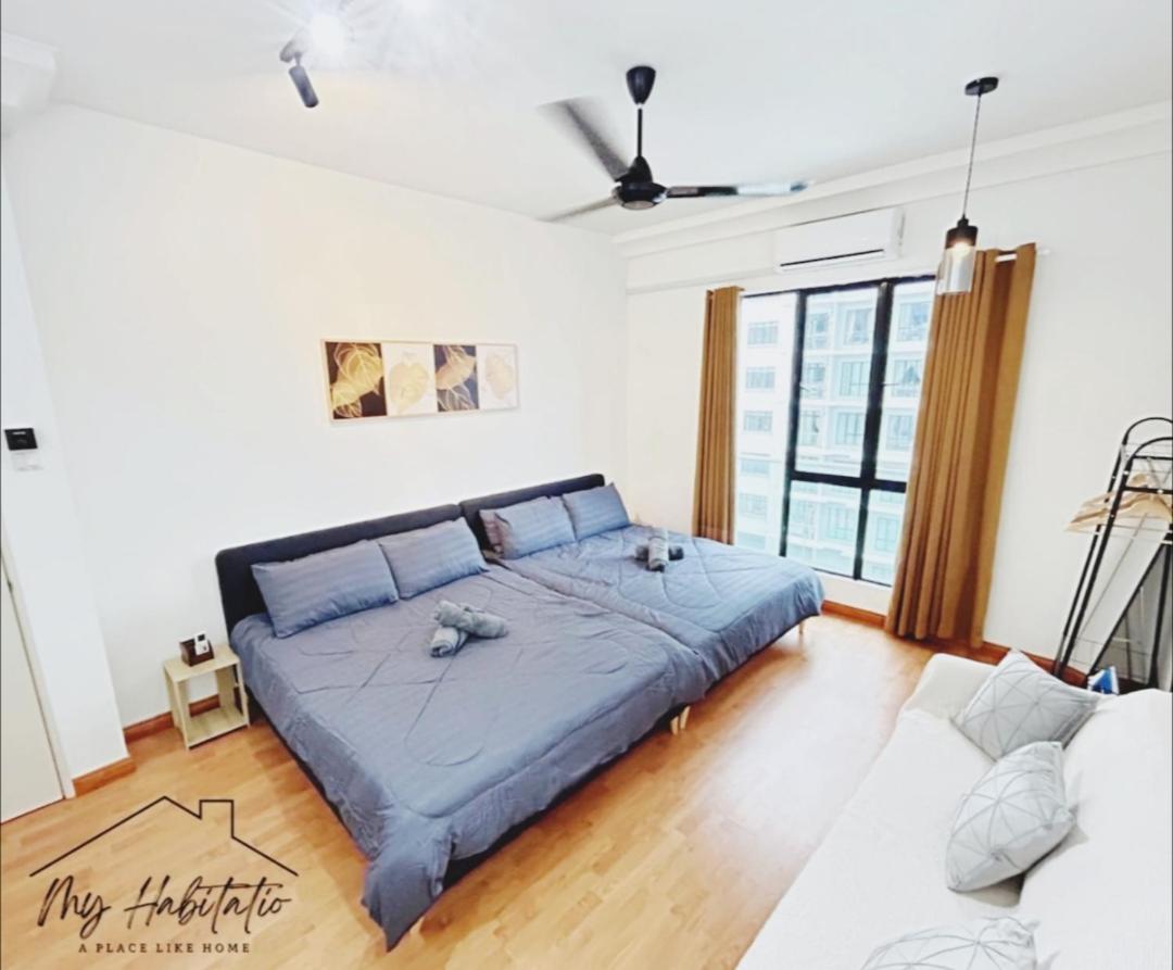 Apartment Platino 13 Pax, Mins Away From Paradigm & Legoland *