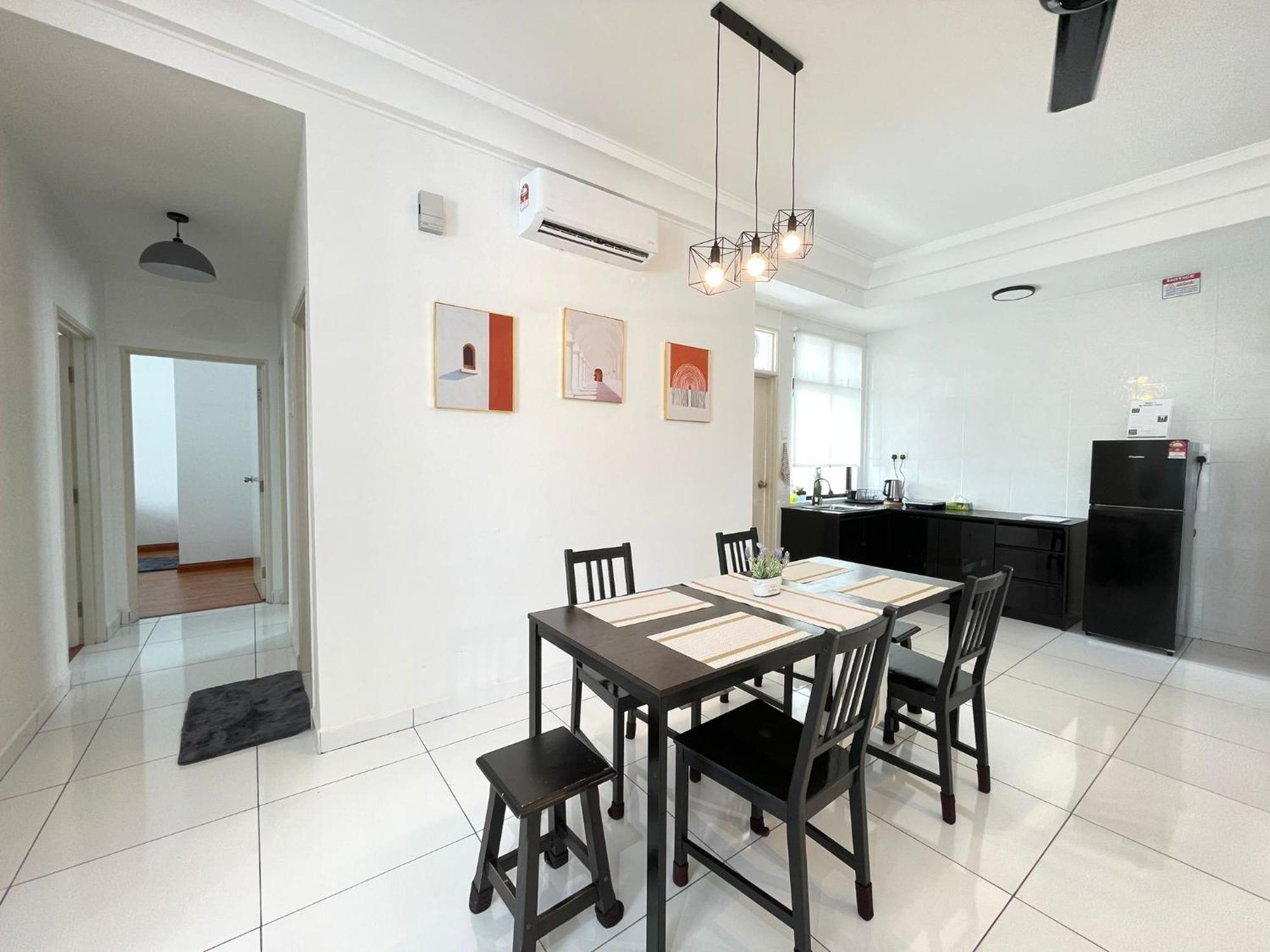 Platino 13 Pax, Mins Away From Paradigm & Legoland *