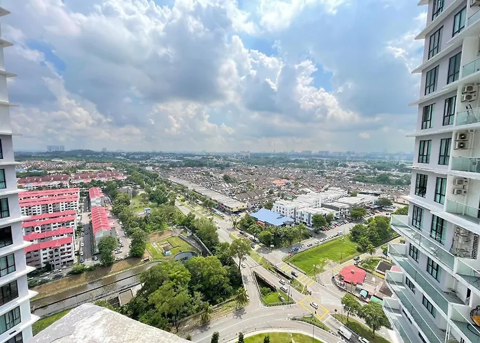 Platino 13 Pax, Mins Away From Paradigm & Legoland
